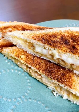 手を汚さず食べられる！納豆ホットサンド-レシピのメイン写真