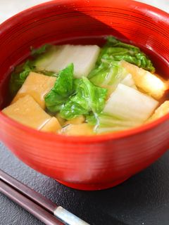 簡単!白菜と油揚げの美味しい味噌汁-レシピのメイン写真