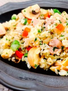 フライパンで鶏とマッシュルームのピラフ風-レシピのメイン写真