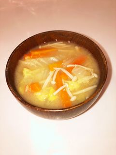 人参と白菜とえのきだけの味噌汁-レシピのメイン写真
