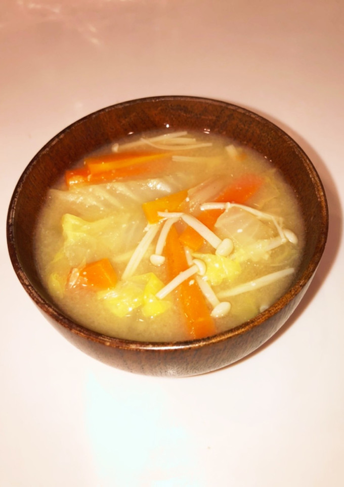 人参と白菜とえのきだけの味噌汁-レシピのメイン写真