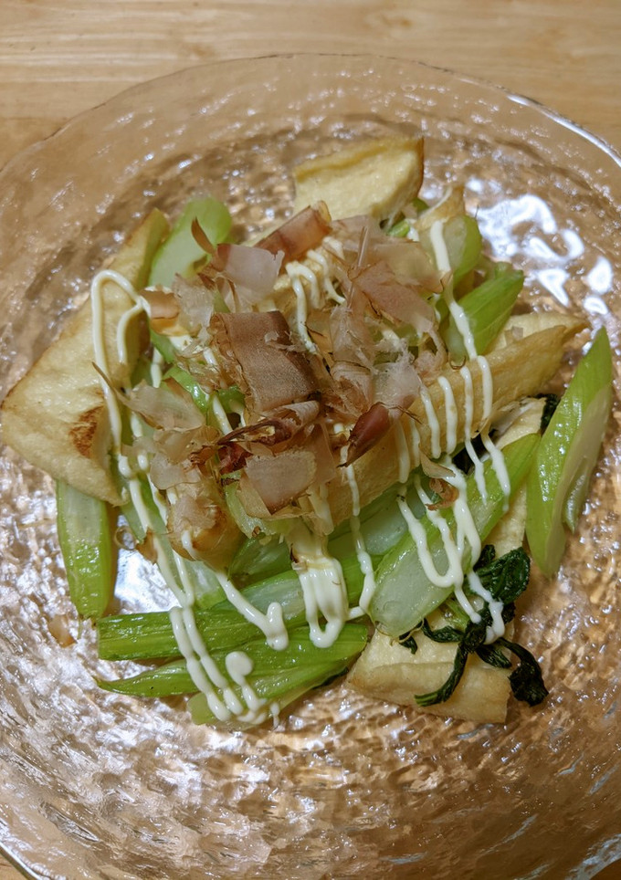 セロリと油揚げの塩炒め-レシピのメイン写真