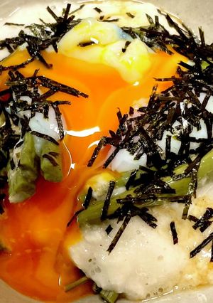 ワラビのおろし長芋・温泉卵のっけ-レシピのメイン写真