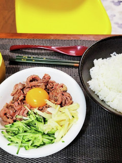 余ったローストビーフリメイク・ユッケ-レシピのメイン写真