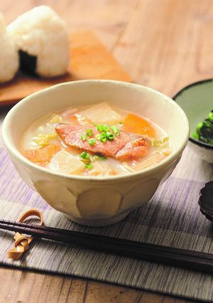 まろやか♪鮭と豆乳のおかずみそ汁-レシピのメイン写真