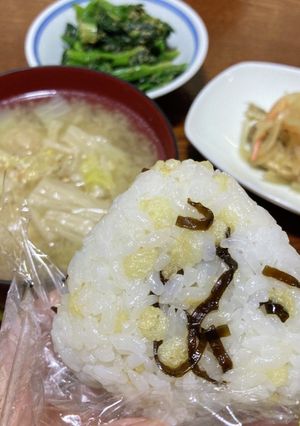 塩昆布と天かすのおにぎり-レシピのメイン写真