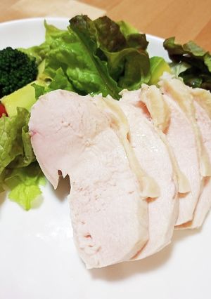 簡単♪鶏むね肉で茹で鶏-レシピのメイン写真