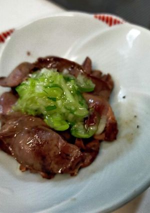 鶏のハート炒めに旨塩ネギを乗せて-レシピのメイン写真