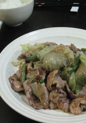 新米主婦のレタスと豚肉のカンタン炒め物-レシピのメイン写真