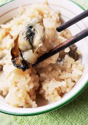 冷凍牡蠣そのままポンで♪牡蠣炊き込み-レシピのメイン写真