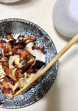 簡単！鶏モモ肉と野菜の照りマヨ丼♪-レシピのメイン写真
