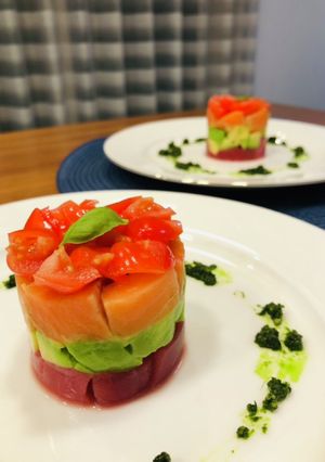 マグロとサーモンとアボカドのセルクル＊-レシピのメイン写真