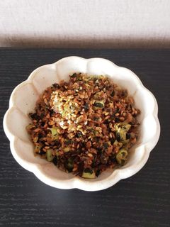 大根の茎 若芽 金胡麻 鰹節 ふりかけ-レシピのメイン写真