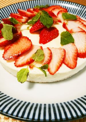 ミコばあばのイチゴレアチーズケーキ-レシピのメイン写真
