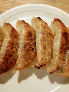 冷凍餃子をフライパンで調理する方法-レシピのメイン写真