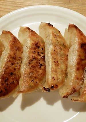 冷凍餃子をフライパンで調理する方法-レシピのメイン写真