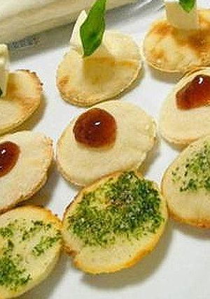 焼くだけ簡単☆おせんべ風カナッペ-レシピのメイン写真