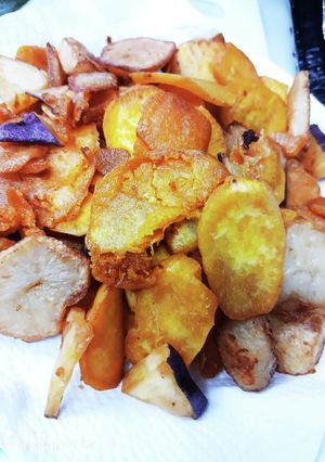 切って揚げるだけパリパリさつまいもチップ-レシピのメイン写真