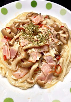 しめじとベーコンのペペロンチーノうどん-レシピのメイン写真