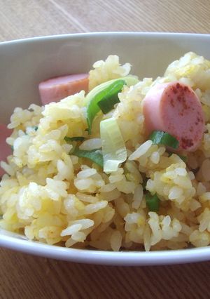 魚肉ソーセージで☆春色チャーハン-レシピのメイン写真