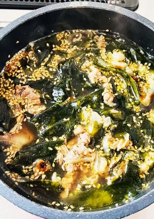 ダシダで作る牛肉とワカメのスープ^ ^-レシピのメイン写真
