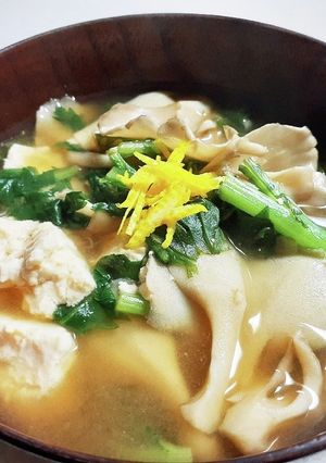 豆腐と春菊のお味噌汁☆舞茸旨味プラスして-レシピのメイン写真