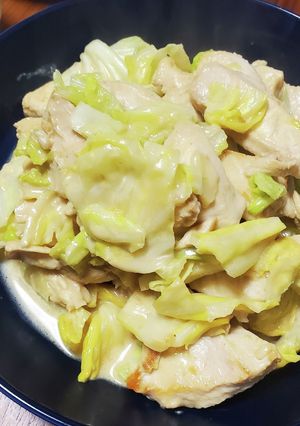 とり胸肉とキャベツの味噌マヨ炒め-レシピのメイン写真
