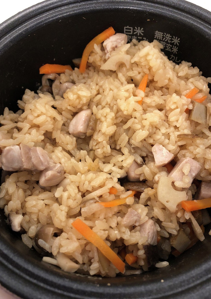 鳥ごぼう♪小さい炊飯器の炊き込みご飯-レシピのメイン写真