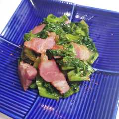 รูปของ 生高菜と厚切りベーコンの炒め物