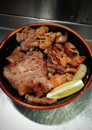 カルビ&ホルモン丼w❨(@≧↺≦@)❩ノ-レシピのメイン写真