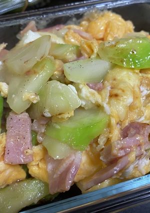 福岡県産　蕾菜とベーコンのチャンプル-レシピのメイン写真