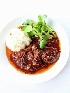 煮込んで柔らか【牛すねのトマトワイン煮】-レシピのメイン写真
