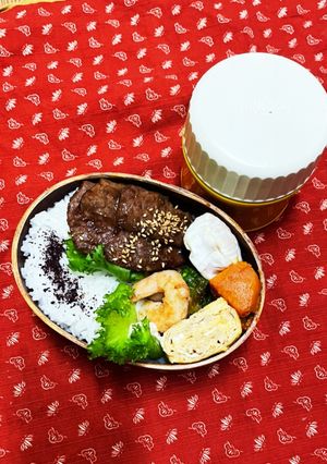 1/31 焼肉と海老と芽キャベツ炒め弁当-レシピのメイン写真