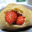 いちごとシュークリームの正しい食べ方♪