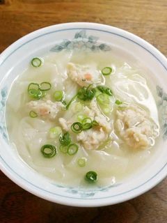 市販の生つみれとワンタンの皮のスープ-レシピのメイン写真