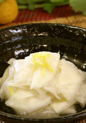 簡単！蕪と柚子皮の甘酢漬け【動画】-レシピのメイン写真