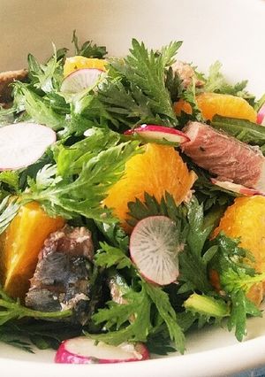 旬の春菊とオレンジのパワーサラダ♪-レシピのメイン写真