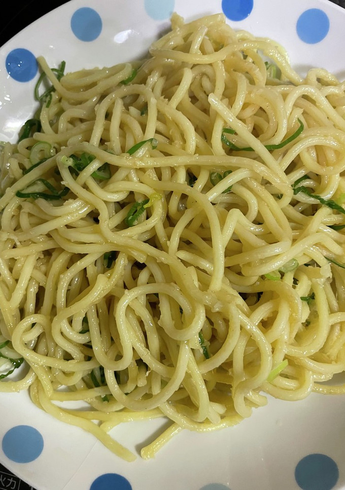材料はネギだけ！5分で絶品簡単焼きそば-レシピのメイン写真