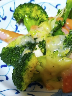 チーズでウィンナーとブロッコリー炒め-レシピのメイン写真