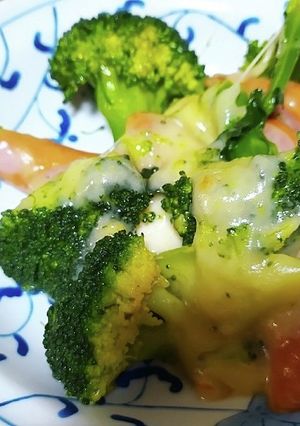 チーズでウィンナーとブロッコリー炒め-レシピのメイン写真