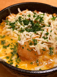 お惣菜チキンカツで☆チーズトマトカツ煮-レシピのメイン写真