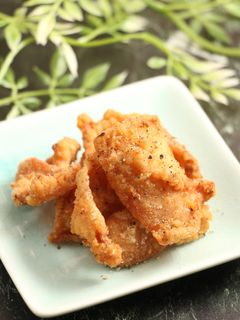 簡単!鶏皮のぱりぱり唐揚げ-レシピのメイン写真