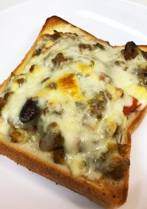 ドライカレーチーズオンザトースト-レシピのメイン写真