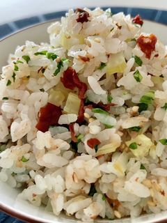 セロリと梅干しの炊き込みご飯-レシピのメイン写真