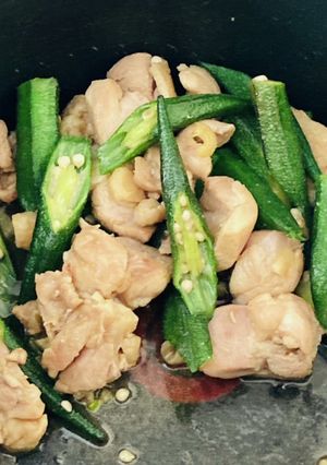 鶏肉とオクラの炒め煮-レシピのメイン写真