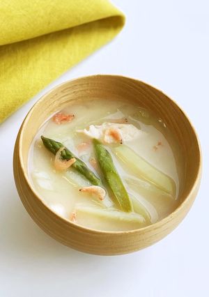 新じゃがとアスパラの白みそ汁-レシピのメイン写真