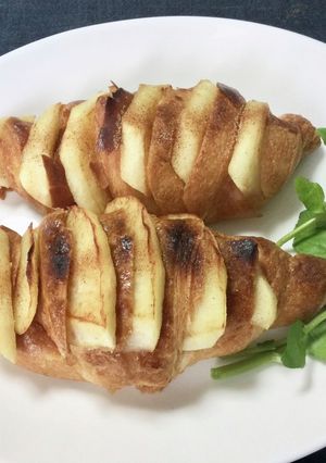 クロワッサンでアップルパイ風味を楽しもう-レシピのメイン写真