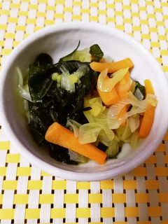 箸休めに♪ワカメと人参の生姜炒め-レシピのメイン写真