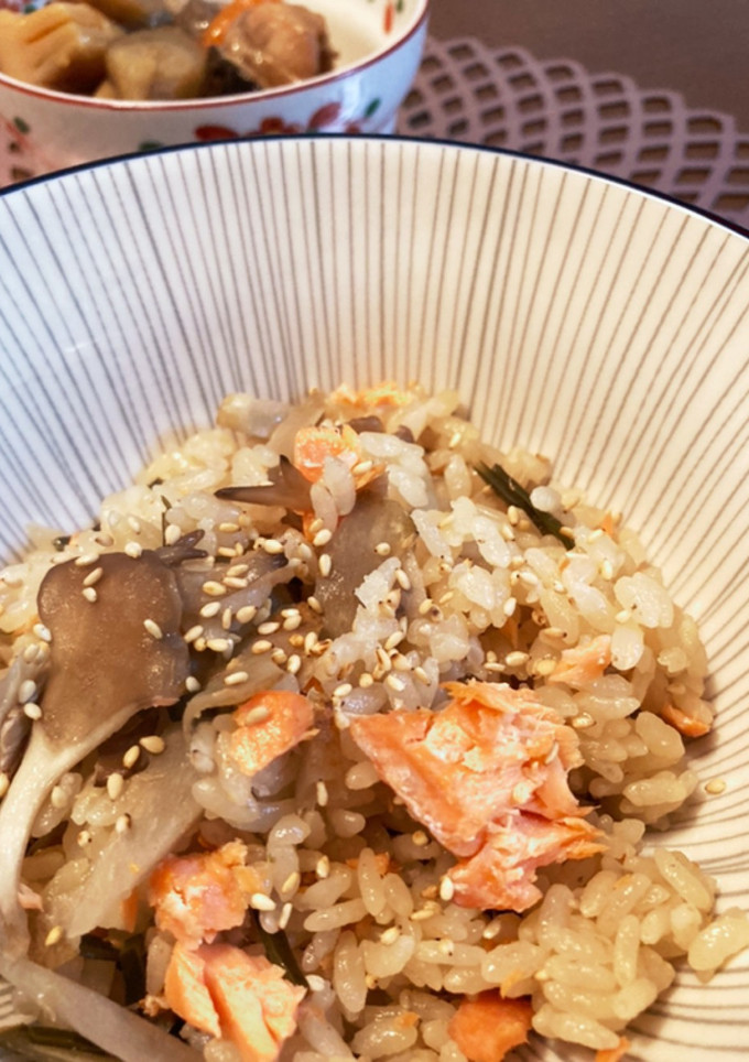 鮭とごぼう•まいたけの炊き込みご飯-レシピのメイン写真