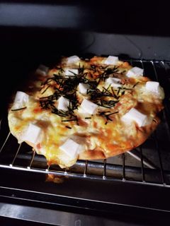 市販チルドピザで明太もちチーズピザ-レシピのメイン写真